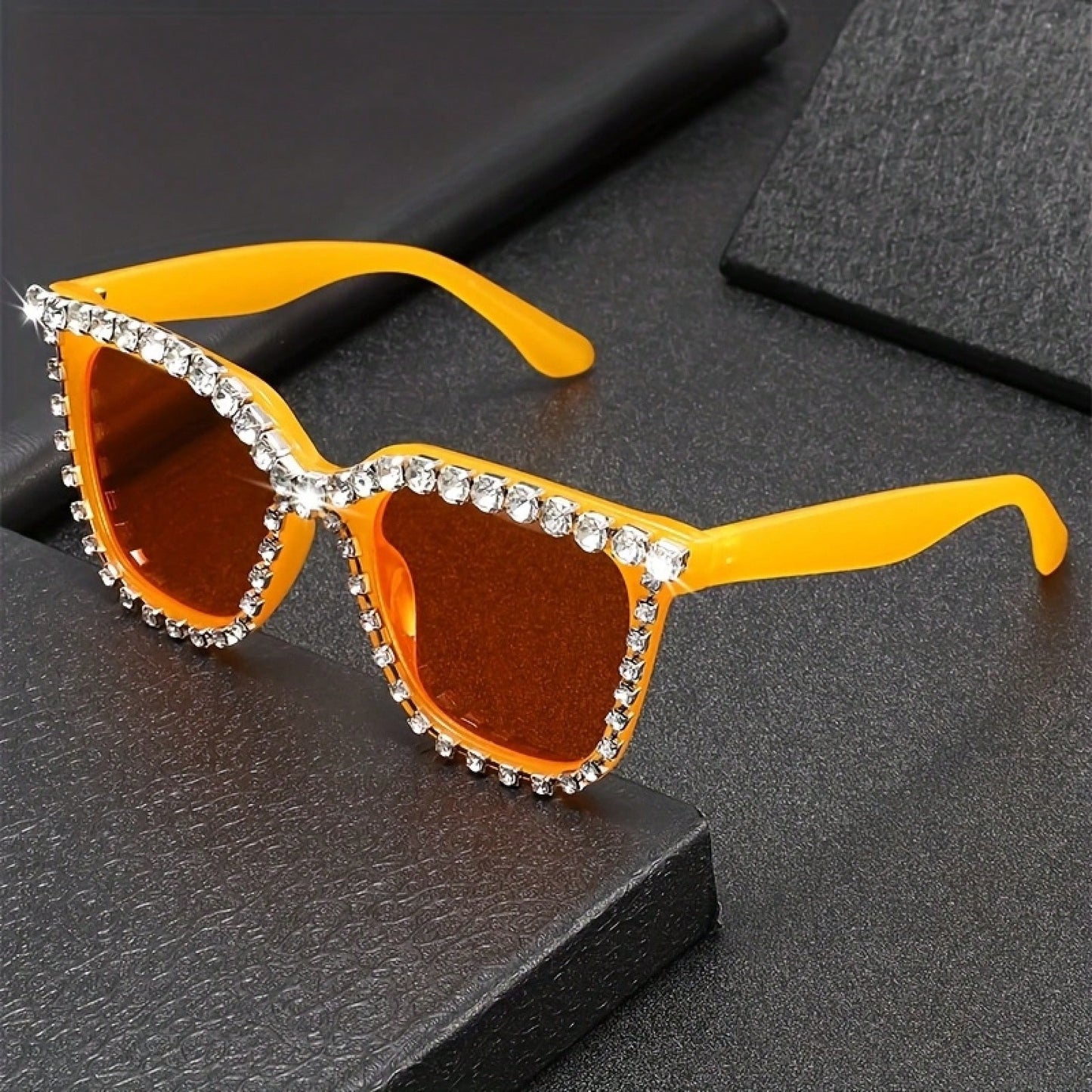 A Pair Of Fashionable Large-Frame Cat-Eye With Rhinestone